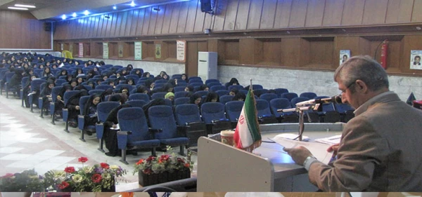 دکتر کیانی معاونت نظارت وارزبابی دانشگاه فرهنگیان در شورای اداری کارکنان پردیس شهید هاشمی نژاد مشهد