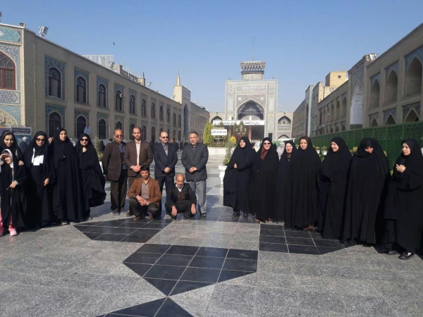 تشرف  اساتید و شرکت کنندگان در همایش به حرم مطهر رضوی