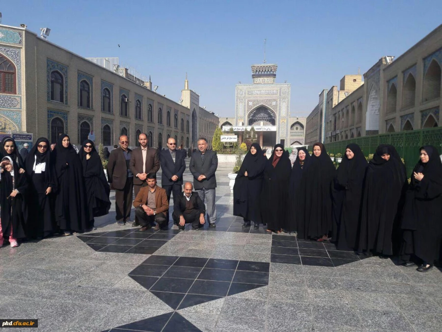 تشرف  اساتید و شرکت کنندگان در همایش به حرم مطهر رضوی