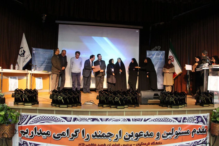 تقدیر و تشکر دکتر مجتبوی از مجریان همایش روایت پژوهی