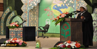 دبیر شورای توسعه فرهنگ قرآنی کشور در افتتاحیه سی و یکمین دوره جشنواره قرآن و عترت اظهار:قالب های هنری باید در خدمت حقایق قرآنی باشد و ایران تنها کشور اسلامی است که پیوند عمیق بین هنر و قرآن ایجاد کرده است.