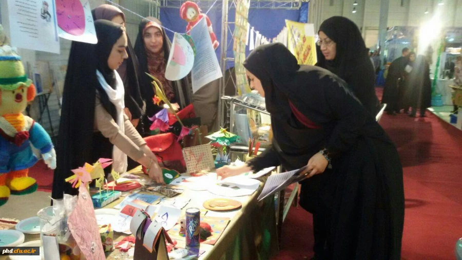 حضوردانشجویان در نمایشگاه هفته پژوهش