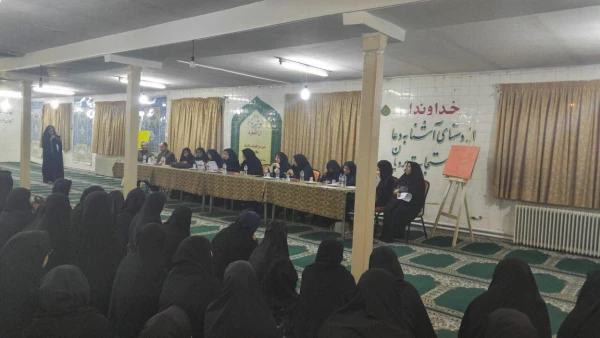 جلسه پرسش و پاسخ در سرای دانشجویی