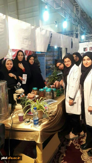 بازدید مسئولین پردیس از غرفه پردیس شهیدهاشمی نژاد