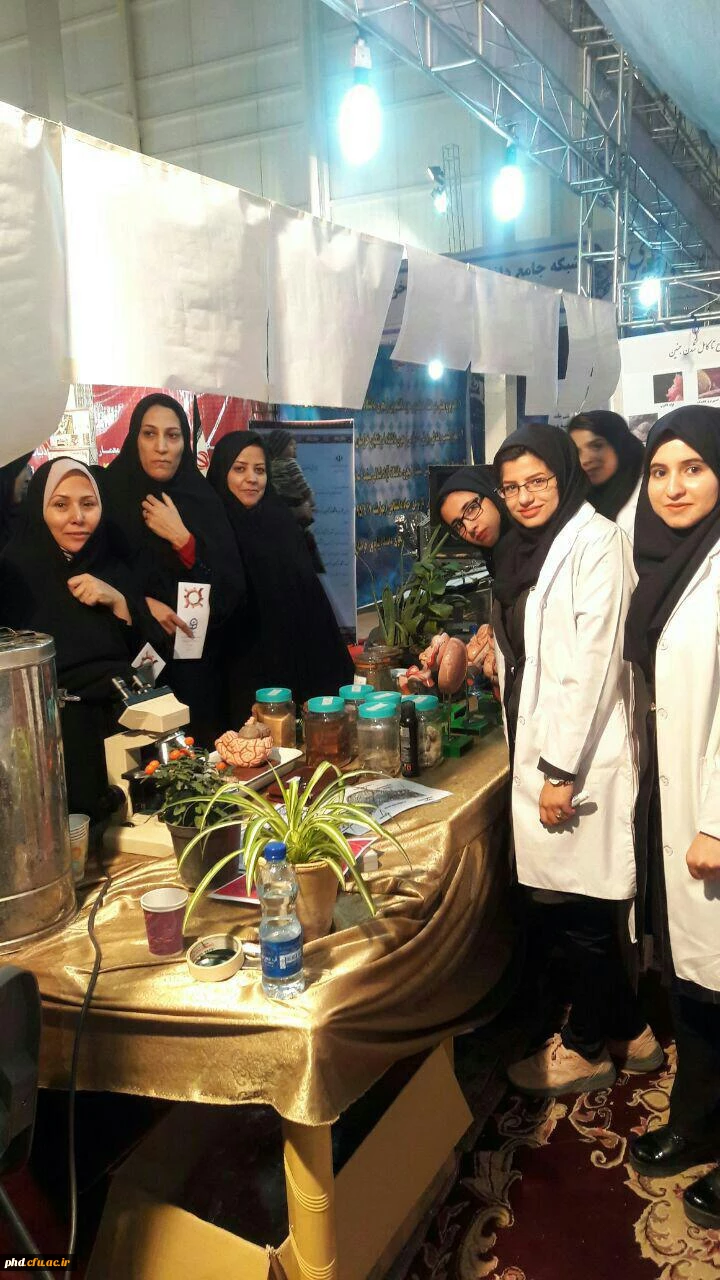 ازدید ریاست محترم پردیس و معاونت محترم آموزشی از غرفه پردیس در نمایشگاه هفته پژوهش