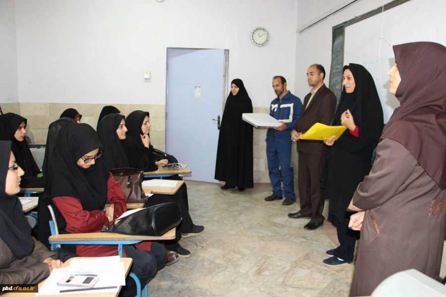 همزمان  با  روز دانشجو بازدید ریاست محترم پردیس و معاونین از کلاسهای آموزشی