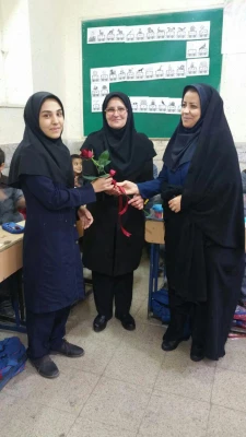 بازدید دکتر کاظمی  و دکتر بزمی از کلاس های درس نو معلمان پردیس شهیدهاشمی نژاد