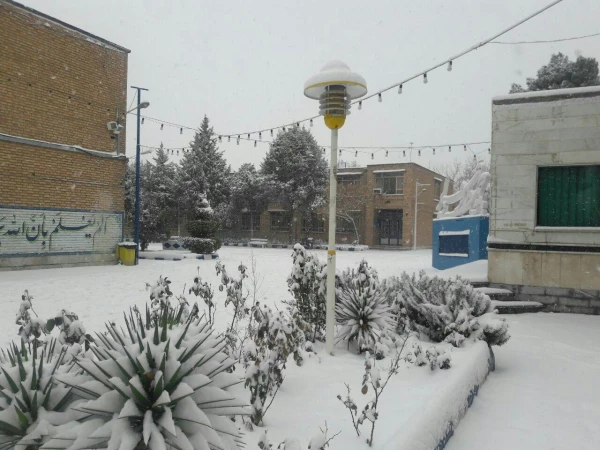 نمای برفی پردیس شهید هاشمی نژاد در بارش اولین برف 95