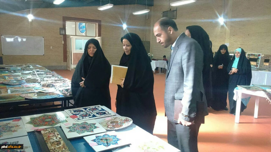 نمایشگاه دست سازه های هنری دانشجویان پردیس شهید هاشمی نژاد به روایت تصویر