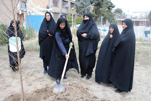 مراسم  درختکاری در پردیس شهیدهاشمی نژاد