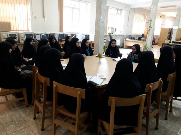 فعالیت های کتابخانه پردیس شهید هاشمی نژاد مشهد به مناسبت بزرگداشت  هفته کتاب و کتابخوانی