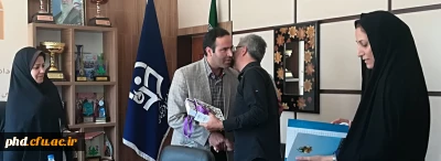 گرامیداشت روز خبرنگار وتجلیل از مسئول روابط عمومی پردیس شهید هاشمی نژاد