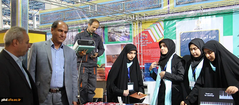 فعالیت انجمن های علمی پردیس شهید هاشمی نژاد در اولین روز نمایشگاه هفته پژوهش به روایت تصویر