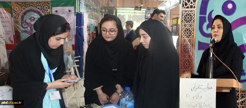 بازدید سرپرست پردیس شهید هاشمی نژاد از غرفه  علمی ، پژوهشی این پردیس در دومین روز فعالیت نمایشگاه هفته پژوهش