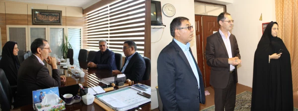 همه باید تلاش کنیم تا بهترین شرایط برای گذران مطلوب ونتیجه بخش بهترین فصل عمر دانشجو معلمان در دانشگاه فرهنگیان فراهم باشد . 3