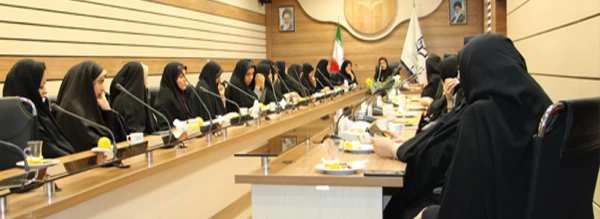 شورای اداری پردیس شهید هاشمی نژاد با حضور مسئولین وکارکنان اداری  وآموزشی پردیس در سالن کنفرانس مهر برگزارشد .  2