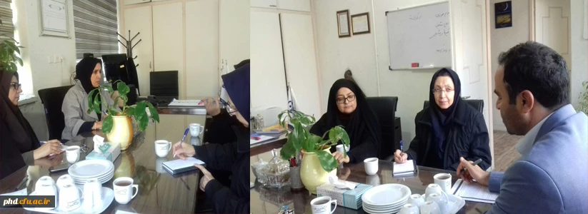 455444_3285844656_823_300