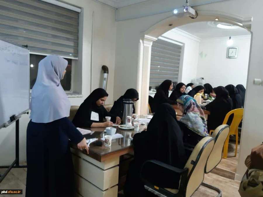 اولین مرحله کارگاه آموزشی " زندگی ارزش زیستن دارد " با تدریس خانم کدخدازاده ، روانشناس بالینی و با حضور و استقبال خوب دانشجویان در مرکز مشاوره پردیس در تاریخ دوشنبه 25/9/98  برگزار شد..  2