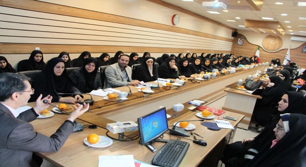 دوره توانمند سازی همیاران سلامت