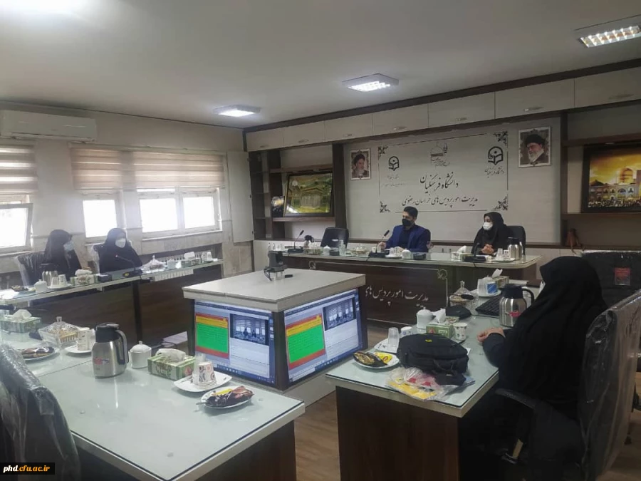 جلسه گفتمان «سبک زندگی شهدا و بدفهمی های رایج» به مناسبت دومین سالگرد شهادت سردار پرافتخار شهید حاج قاسم سلیمانی  3