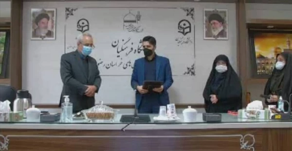 جلسه گفتمان «سبک زندگی شهدا و بدفهمی های رایج» به مناسبت دومین سالگرد شهادت سردار پرافتخار شهید حاج قاسم سلیمانی  4