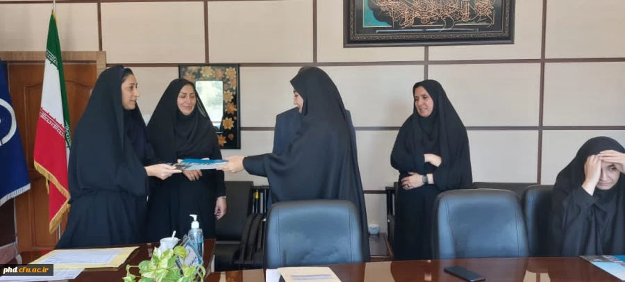 تجلیل و تقدیر ریاست محترم پردیس شهید هاشمی نژاد، دکتر مهناز بزمی از مقام آوران سی و دومین جشنواره کشوری قرآن و عترت 3