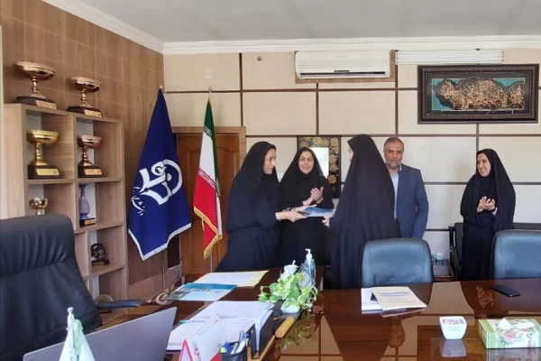 تجلیل و تقدیر ریاست محترم پردیس شهید هاشمی نژاد، دکتر مهناز بزمی از مقام آوران سی و دومین جشنواره کشوری قرآن و عترت 4