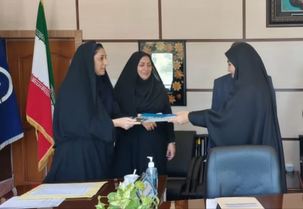 تجلیل و تقدیر ریاست محترم پردیس شهید هاشمی نژاد، دکتر مهناز بزمی از مقام آوران سی و دومین جشنواره کشوری قرآن و عترت 5