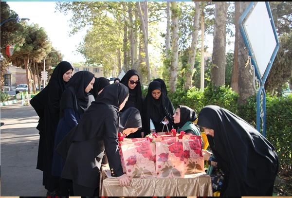 آئین فارغ التحصیلی کارشناسی  98 -