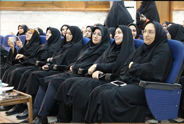 آئین فارغ التحصیلی کارشناسی  98 -