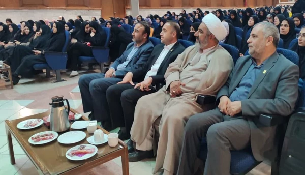 برگزاری مراسم باشکوه ده سرآمدی آموزش و تجلیل از مقام معلم در پردیس شهید هاشمی نژاد با استقبال پرشور دانشجویان این پردیس ومرکز آموزش عالی شهیدکامیاب
 3