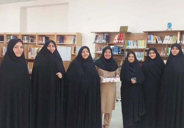 به مناسبت بزرگداشت هفته کتاب و روز کتابدار برگزار شد :تقدیر از مسئولین کتابخانه نور 5