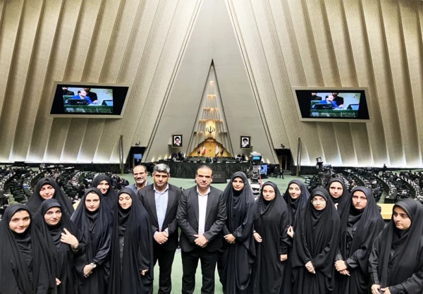 بازدید دانشجو معلمان دانشگاه فرهنگیان استان خراسان رضوی از مجلس شورای اسلامی
 3