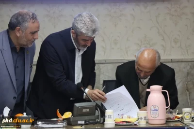 با حضور رجبعلی برزویی رئیس دانشگاه فرهنگیان کشور در نشست با اعضای مجمع خیرین استان خراسان رضوی صورت گرفت:

امضای تفاهم نامه احداث ساختمان خوابگاه دانشجویی در پردیس شهید هاشمی نژاد مشهد
