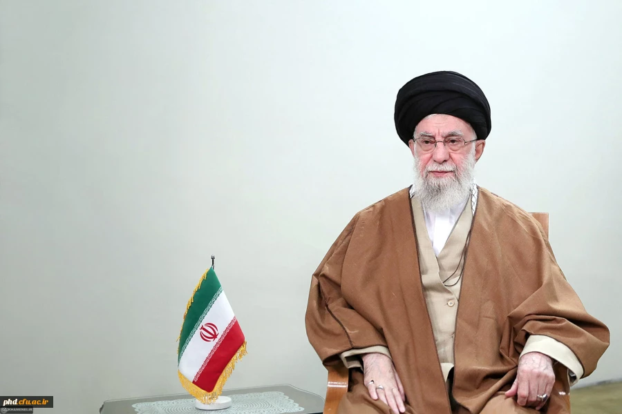 حضرت آیت الله خامنه ای رهبر انقلاب اسلامی در پیامی به مناسبت آغاز سال ۱۴۰۴، سال جدید را سال «سرمایه گذاری برای تولید» نام گذاری کردند. 2