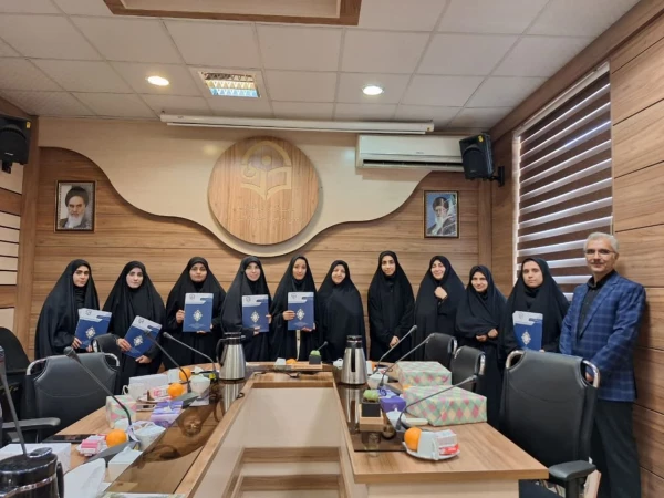 گرامیداشت روز روابط عمومی و ارتباطات و تقدیر از دانشجویان فعال این حوزه در پردیس شهید هاشمی نژاد مشهد

 2