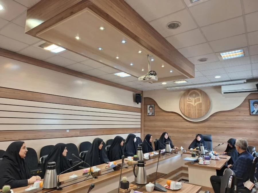 گرامیداشت روز روابط عمومی و ارتباطات و تقدیر از دانشجویان فعال این حوزه در پردیس شهید هاشمی نژاد مشهد

 2