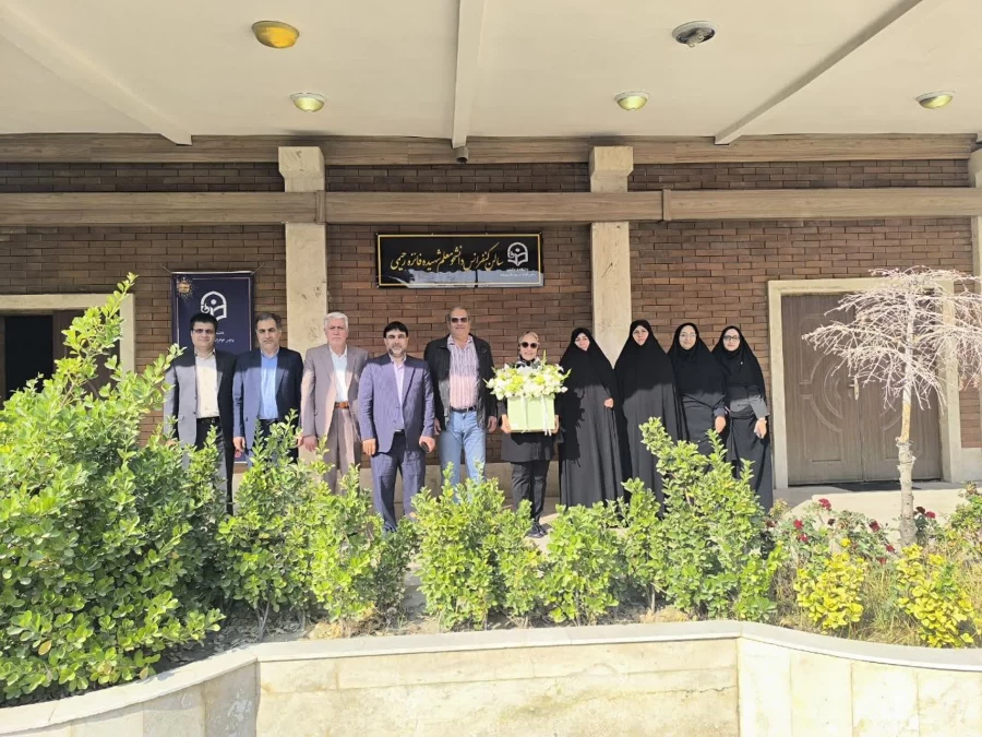 احیای شعبات استانی بنیاد خیرین حامی دانشگاه فرهنگیان؛ گامی مهم در تقویت چرخه تعلیم و تربیت

 3