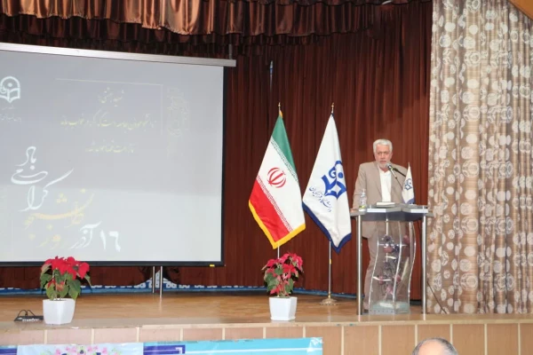 جشن روز دانشجو با حضور مسئولان، اساتید و دانشجویان در تالار امام علی پردیس شهید هاشمی نژاد برگزار شد. 
 2